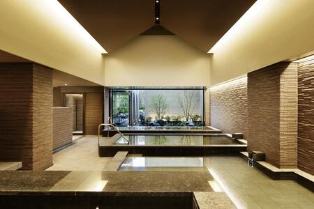 神戸みなと温泉 蓮 ご利用券 5万円分 (10,000円券×3枚、5,000円券×4枚)