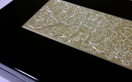 本格漆塗りコンパクト仏壇「漆恵」-Urushie-（黒×銀板）受注生産品 A4サイズ程 箱型 ガラス仏具 おりん セット 持ち運べる 不燃布使用 仏具 持ち運べる仏壇 省スペース 