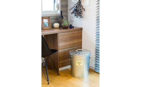 ゴミ箱 オバケツ ダストボックス 33L シルバー 渡辺金属工業 バケツ職人が作る トラッシュカン ゴミ入れ インテリア 雑貨 日用 日用品 レトロ ゴミ トタン バケツ 蓋付き 職人 手作り 屋外 室内 国産 おしゃれ オシャレ 兵庫 兵庫県 姫路 姫路市