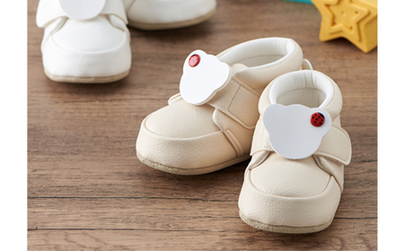 【幸せを呼ぶファーストシューズ】てんしのはね(ベージュ)【1589081】