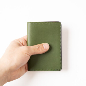 [たつの市産牛革]染料染めオイルレザーの免許証ケース(グリーン)　HEDGE【1258846】