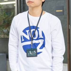 HEDGE　兵庫県たつの市産牛革のIDカードケース(ネイビー×ピーコックブルー)ネックストラップ付き【1279597】