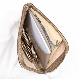 国産牛革のコインケース(サンドベージュ)兵庫県たつの市産牛革 L字ファスナータイプ　HEDGE【1282856】