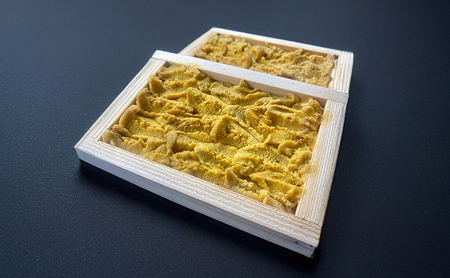 淡路島由良の黒 ウニ 【2枚】3月~5月配送 無添加 木箱入り ミョウバン不使用 うに 雲丹 冷蔵配送 兵庫県 洲本市 淡路島