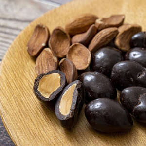 訳ありカカオ80%アーモンドチョコ 1400g 11月~3月発送 チョコレート 高カカオ