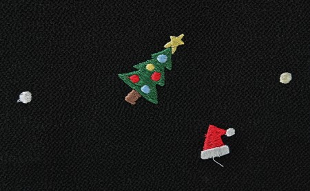 帯揚げ　黒地　ちりめん　クリスマスの刺繍　帯上げ　着物に 織物 ファッション 和装 式 篠原縫製