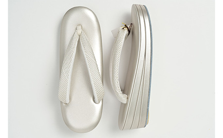 ぞうり 草履 シルバーの台 組織の花緒 三段 Lサイズ お着物に きもの 和装 履物 24.5センチ 疲れにくい 入学 卒業 結婚式 式典 セレモニ 篠原縫製