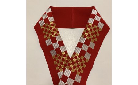 半衿 半襟 赤地に白と金の糸での刺繍 市松の柄 | 兵庫県伊丹市
