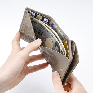 豊岡財布 Colors三つ折りウォレット AW500 トープ / 小銭入れ カードケース ミニマル 財布 サイフ 革小物 本革 メンズ レディース