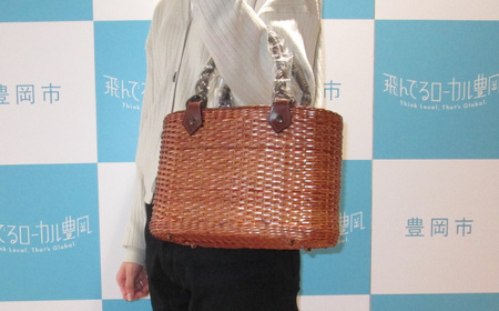 豊岡杞柳細工かごバッグ　 伝統工芸品 杞柳製品協同組合」杞柳細工かごバッグ 柳染椀型ピクニック