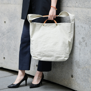 豊岡鞄 ２ＷＡＹ トート （キナリ）TUTUMU News paper tote (S2000 24