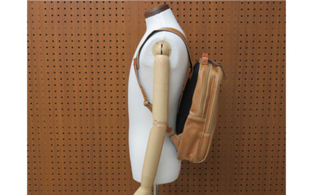 レトロリュック (No.4990-24) キャメル / 木和田 リュック リュックサック 2層式 仕分け収納 白化合皮 ポケット ペットボトルホルダー 高級 かばん カバン バッグ 鞄 手作り メンズ レディース 日本製