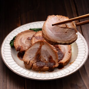 【神戸菊水】とろけるチャーシュー(醤油味500g)《 トッピング おかず おつまみ 》【2400I15936】