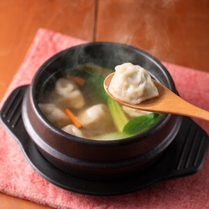 【たっぷり約90個以上】もちもち水ぎょうざ＆スープセット(600g×3)《 鍋 お鍋 スープ ひとくち水餃子 セット 大容量 小分け おつまみ 》【2400I15930】