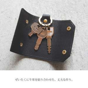 キーケース【フレッシュブラック】《 キーケース シンプル 丈夫 本革 高級 数量限定 国産 カラバリ 愛用 デザイン 牛革 フレッシュブラック 化粧箱付き スタイリッシュ 手造り プレゼント おすすめ 》【2401N08017_02】
