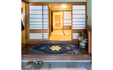 赤穂緞通「藍地花紋」/ 最高級木綿コーマブランド糸 絨毯 赤穂緞通「藍地花紋」/ 最高級木綿コーマブランド糸 絨毯