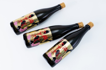 【西脇市制20周年記念酒】 横尾忠則 × 醸し人九平次 720ml ～西脇市産山田錦100％使用～ 日本酒 (19-47)