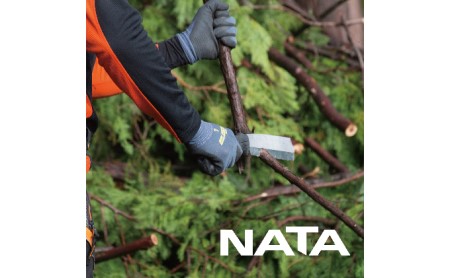 900-78 ゴム柄で滑らず、打ち付けても痛くない片刃 シルキーナタと折込鋸セットB 雑貨 日用品