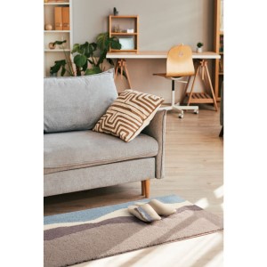 M+home キンバリー インテリアマット　55×85cm 雑貨 日用品 モダン 洗練 デザイン クール スモーキーカラー スタイリッシュ 光沢感 洗濯機 清潔 おしゃれ 