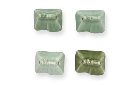 【ふるさと納税】 三田青磁 伊藤瑞宝作 家型香合 ( 一点一点、色や表情が異なりますのでご了承ください。 サイズ：幅6×奥行5×高さ6cm 木箱入り )伝統 職人 工芸品 青磁 陶器 期間限定  ふるさと 送料無料 兵庫県 三田市 [3d28bae510001]