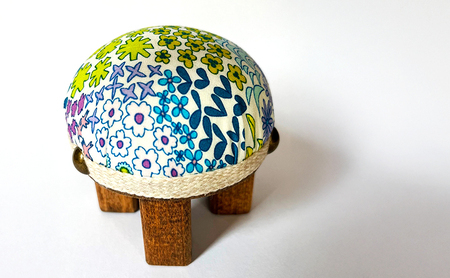 ピンクッション 針山 ハリ山 花柄 かわいい おしゃれ 手芸 ソーイング 三田市 兵庫 ブルー [3d28bae410002]