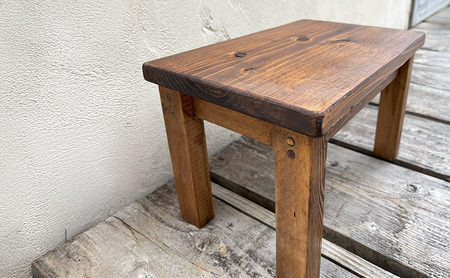 踏み台 スツール ウッドスツール 木製 サイドテーブル アンティーク 四角 椅子 いす 花台 玄関 ミニテーブル 子供 こども おしゃれ 三田市 兵庫 [3d28bae410003]