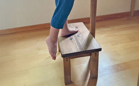 踏み台 スツール ウッドスツール 木製 サイドテーブル アンティーク 四角 椅子 いす 花台 玄関 ミニテーブル 子供 こども おしゃれ 三田市 兵庫 [3d28bae410003]
