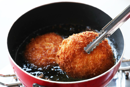 神戸ビーフ コロッケ 計1,120g (70g×4個入×4p) [三田屋総本家 兵庫県 三田市 3d28bae570024] 