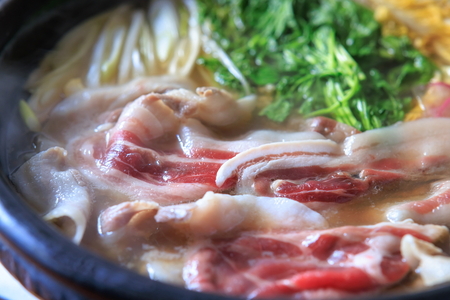 【そらをあおぐ】ミシュランシェフが手がけた猪鍋セット4人前 ぼたん鍋 牡丹鍋 猪肉 いのしし肉 ジビエ料理 お歳暮 御歳暮 お正月 お取り寄せ ハレの日 お鍋 団らん ギフト お祝い プレゼント 贈り物 冷凍配送 冷凍食品