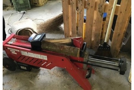 淡路島 八木馬回集落のお手製薪セット