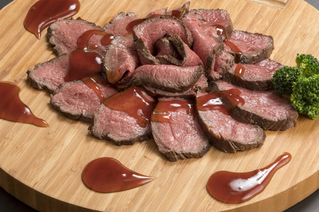 AQ2　宍粟の  シカ肉　背ロース  400g ・  もも肉  （しんたま）200ｇ【 鹿肉 シカ肉 ジビエ ロース 背ロース もも 赤身 高たんぱく 急速冷凍 冷凍 兵庫県 宍粟市 】