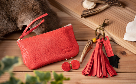 AN14 鹿革コレクション「生きた証」紅3点セット 【 ポーチ タッセル