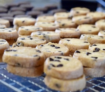 クッキー缶 6種類の クッキー 詰め合わせ 2缶セット[ スイーツ 洋菓子 焼菓子 食べ比べ ギフト プレゼント お取り寄せ 贈り物 ]