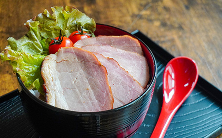 H-108【本格炭火焼】秘伝のタレに1週間漬け込んだ「国産豚ロースの炭火焼豚(800g)」特製タレ付き