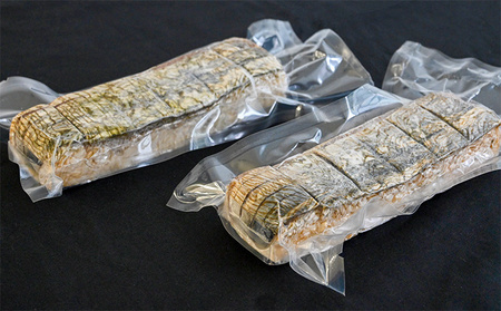 H-133 鮮度抜群!鮨職人が一本ずつ作り上げる『さばの松前棒寿司』 (300g?400g)×2本入り