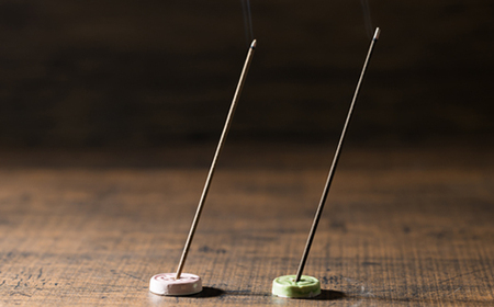 神河町 天然香原料100% 高級線香 ことのは 沈香、白檀セット 香立て付き【1112537】