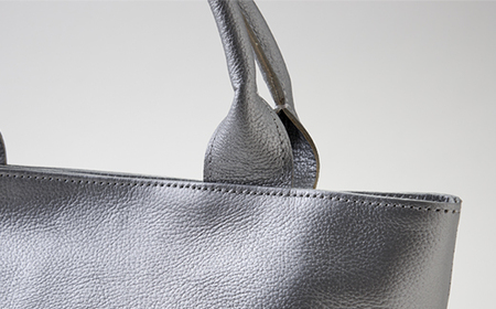 【申込受付後 生産】ジャパンレザー　本革トートバッグ(シルバー)　本格牛革使用【1447367】