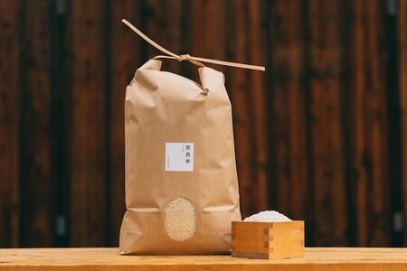 ヒノヒカリ白米5kg 令和6年産米:冷めても美味しい 18-028