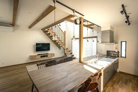 【壁紙張り替え・カーテン掛け替え・畳の表替えなどに使える】1万円分リフォーム券 楓工務店 床 壁紙 住宅 K-28 床 壁紙 住宅 畳 リフォーム