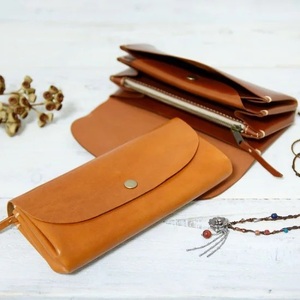 手縫いの一枚革アコーディオン長財布（キャメル）HARUHINO 財布 60-010