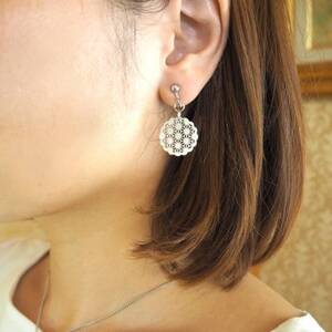 白蝶貝のレース彫刻「麻」イヤリング_装飾品・工芸品 ピアス・イヤリング アクセサリー _【1237884】