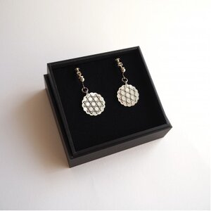 白蝶貝のレース彫刻「麻」イヤリング_装飾品・工芸品 ピアス・イヤリング アクセサリー _【1237884】