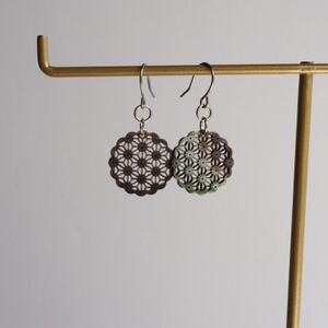 黒蝶貝のレース彫刻「麻」ピアス_装飾品・工芸品 ピアス・イヤリング アクセサリー _【1237887】