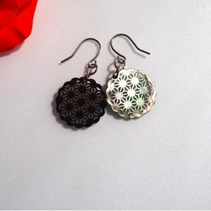 黒蝶貝のレース彫刻「麻」ピアス_装飾品・工芸品 ピアス・イヤリング アクセサリー _【1237887】