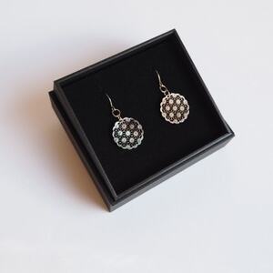 黒蝶貝のレース彫刻「麻」ピアス_装飾品・工芸品 ピアス・イヤリング アクセサリー _【1237887】