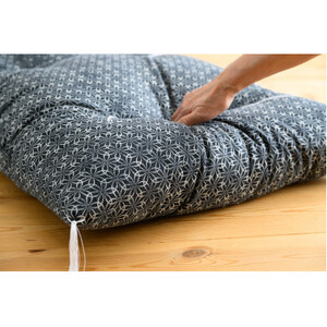 黒花3人掛け用ごろ寝座布団_雑貨・日用品  家具・インテリア _【1104150】