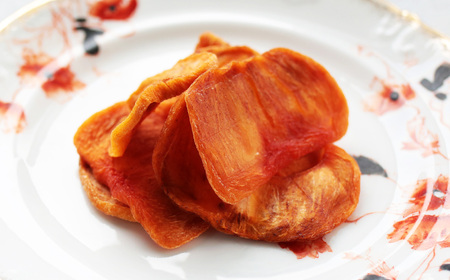 柿チップス 『 柿ひらり 』( ドライフルーツ ) 60g × 4パック | フルーツ 果物 くだもの 柿 かき カキ お菓子 和菓子 ギフト 奈良県 五條市 みのるかじつ 贈答 プレゼント うま味 凝縮 お取り寄せ グルメ 送料無料 濃厚 甘い おいしい おすすめ デザート 特産品 果実 チップ チップス 富有柿 新感覚 自然食品