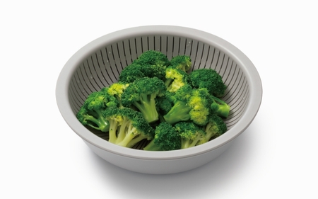 米とぎにも使える ザル ボウル 浅型 LBK-02 グレー ／ キッチン用品 調理器具 耐熱 重ねて収納 コンパクト ライクイット like-it【like022-2】