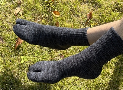 スポーツ用 厚手 パイル地 ソックス （足袋） チャコール 25～27cm 1足 ／ ランネクスト スポーツ用品 靴下 サポート ランニング 保温性 レジャー ウォーキング 奈良県 葛城市【next027】