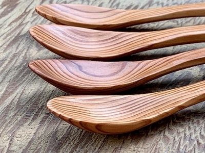 吉野杉のレンゲ ４本セット／津田瑞苑 お洒落なレンゲ 四神レンゲ 木製レンゲ れんげ レンゲ 蓮華 スプーン 木 食器 カトラリー 奈良県 宇陀市 ダイニング ナチュラル シンプル おしゃれ スープ 木製 和食器